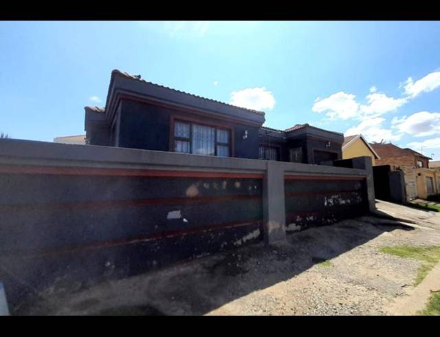 3 BEDROOM HOUSE FOR SALE IN NATURENA